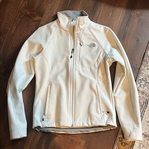 The North Face Women's Softshell Jacket - White